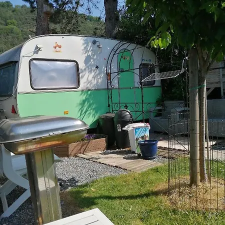 Gite Atypique Caravane Vintage Et Piscine Ouverte Du 15 Mai Au 30 Septembre Godinne
