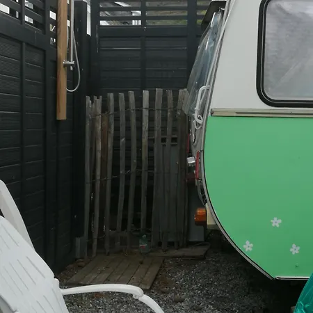 Gite Atypique Caravane Vintage Et Piscine Ouverte Du 15 Mai Au 30 Septembre Κάμπινγκ Godinne